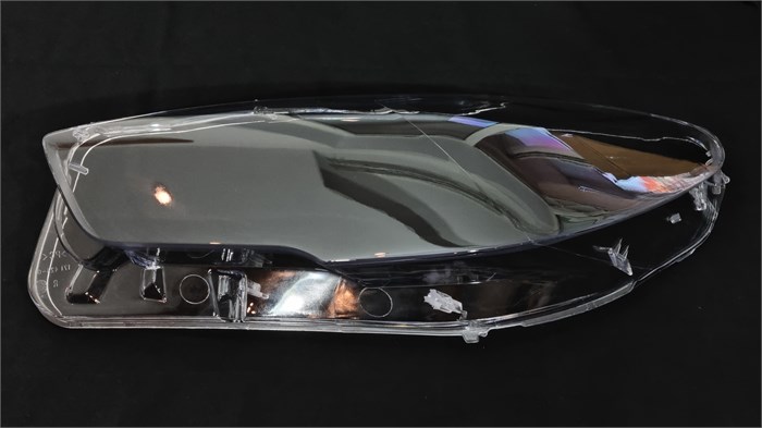 Стекло 11-17 BMW 5 Series GT lampshade  L 1000072 - фото 117